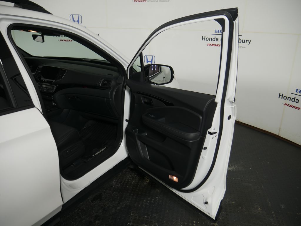 Thumbnail: 2023 Honda Passport - 6