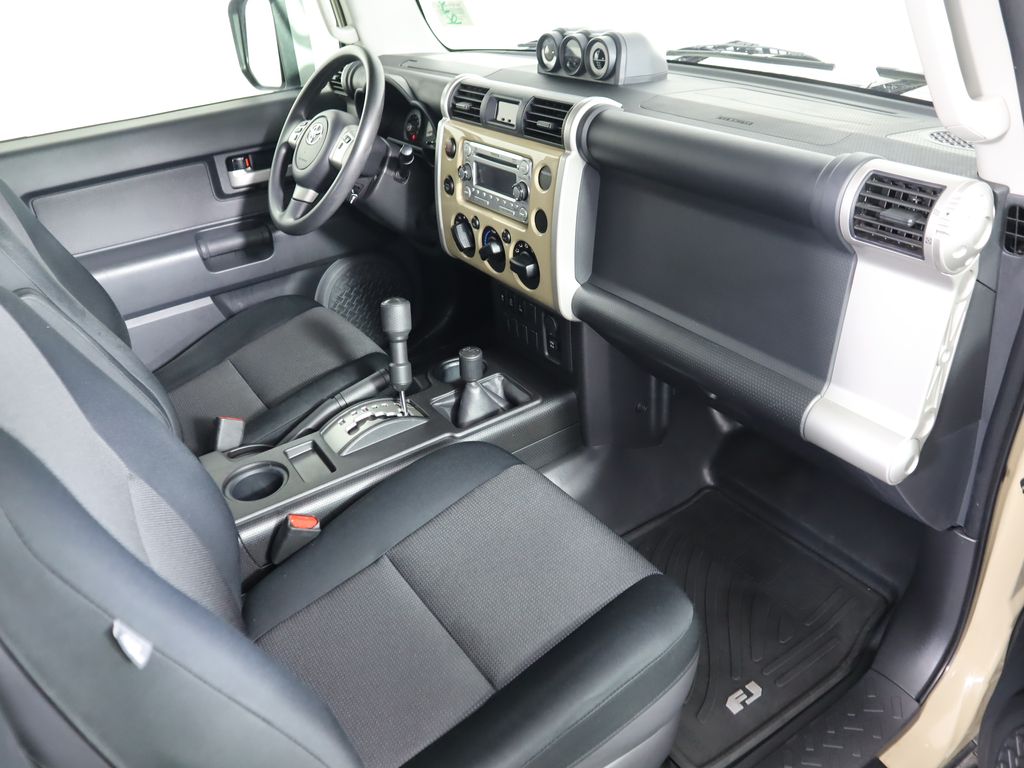 Thumbnail: 2012 Toyota FJ Cruiser - 17