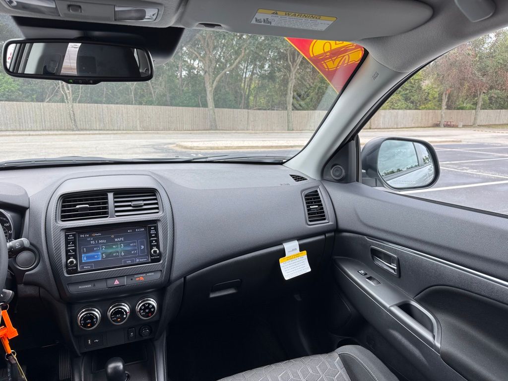 2025 Mitsubishi Outlander Sport ES photo 23