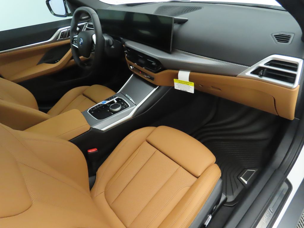 Thumbnail: 2025 BMW i4 - 18
