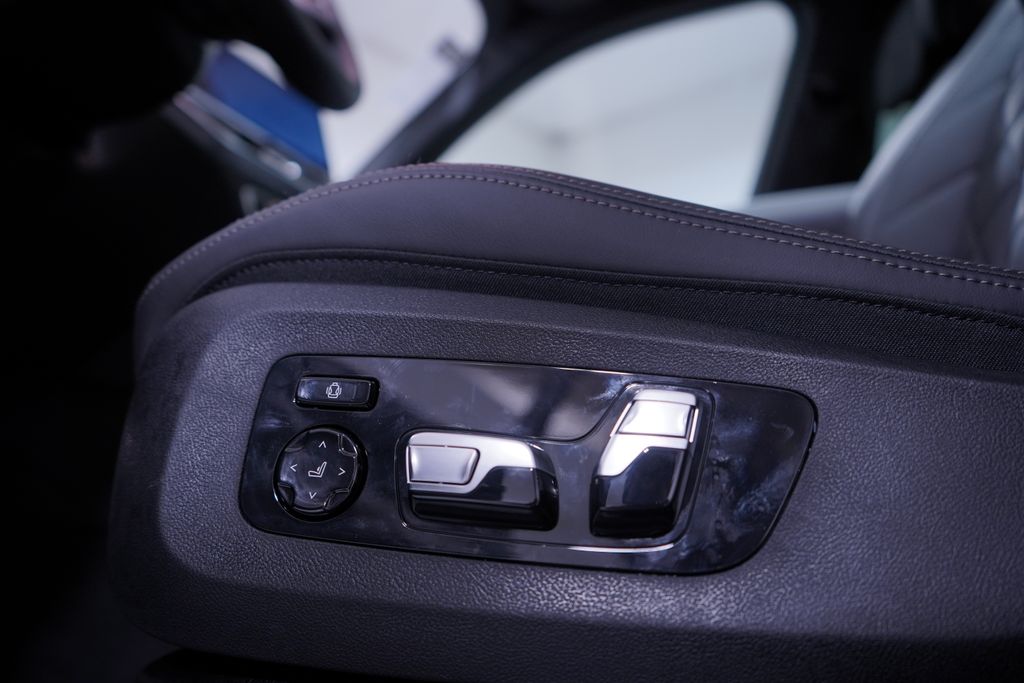 Thumbnail: 2026 BMW X5 - 12