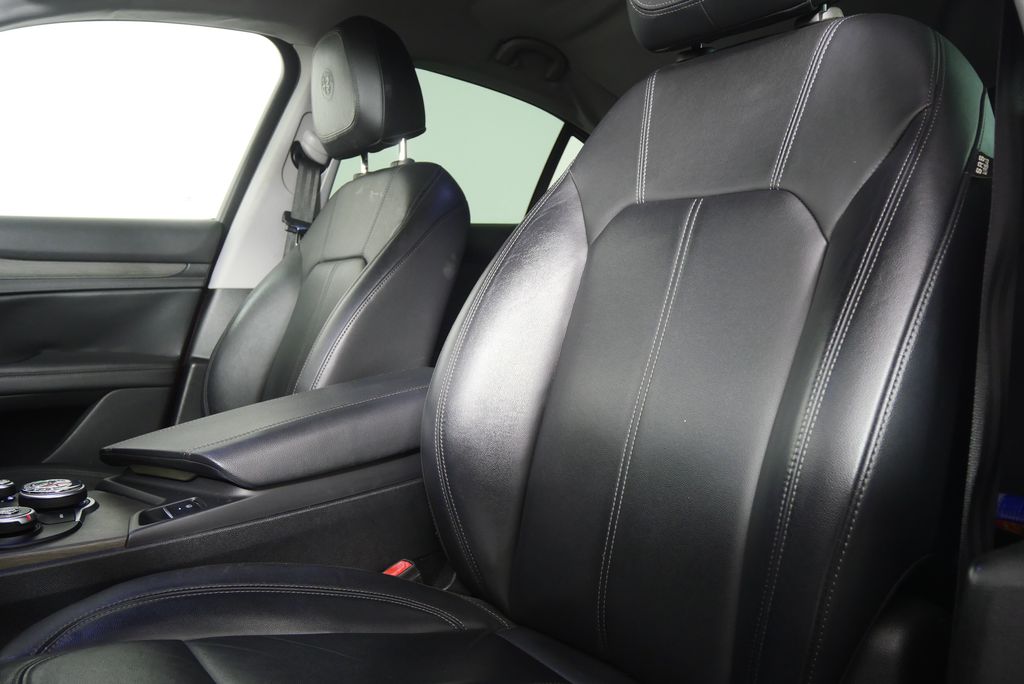 Thumbnail: 2018 Alfa Romeo Stelvio - 11