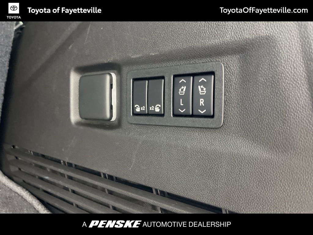 Thumbnail: 2021 Chevrolet Tahoe - 11