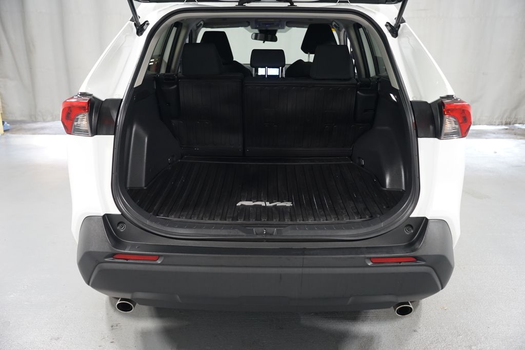 Thumbnail: 2023 Toyota RAV4 - 32