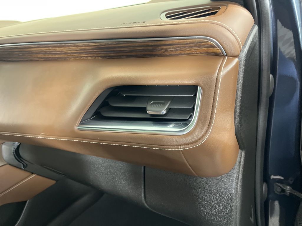 Thumbnail: 2022 Chevrolet Suburban - 25