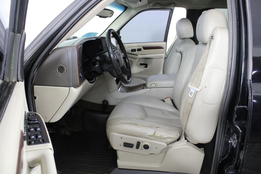 Used 2004 GMC Sierra 2500HD for sale in 