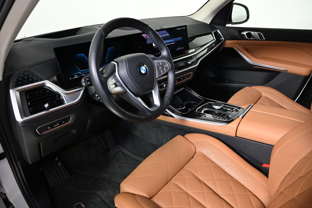 Thumbnail: 2024 BMW X7 - 15