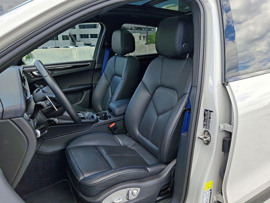 2024 Porsche Macan T 5
