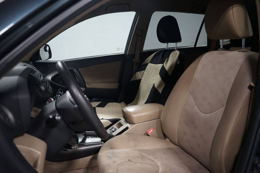 Thumbnail: 2012 Toyota RAV4 - 7