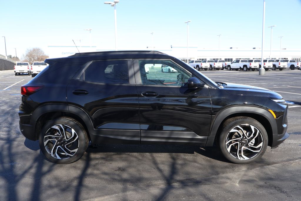 Thumbnail: 2026 Chevrolet TrailBlazer - 9