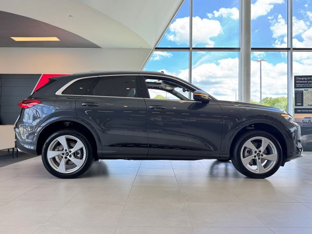 2025 Audi Q5 Premium 2