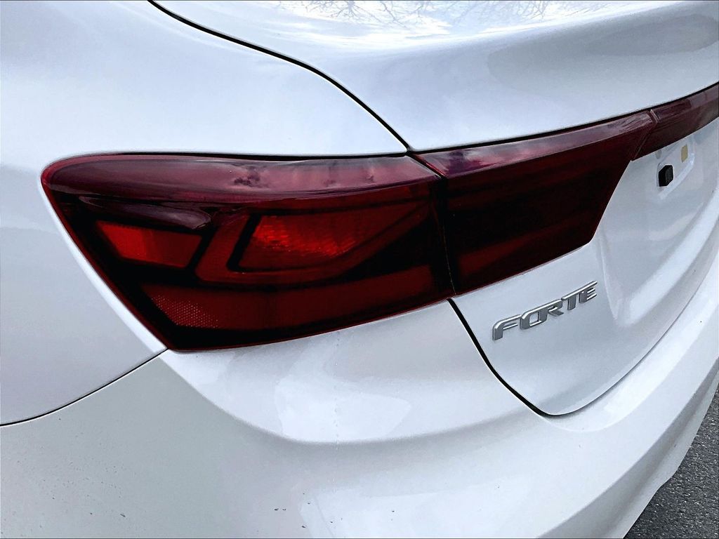 2024 Kia Forte — photo 28