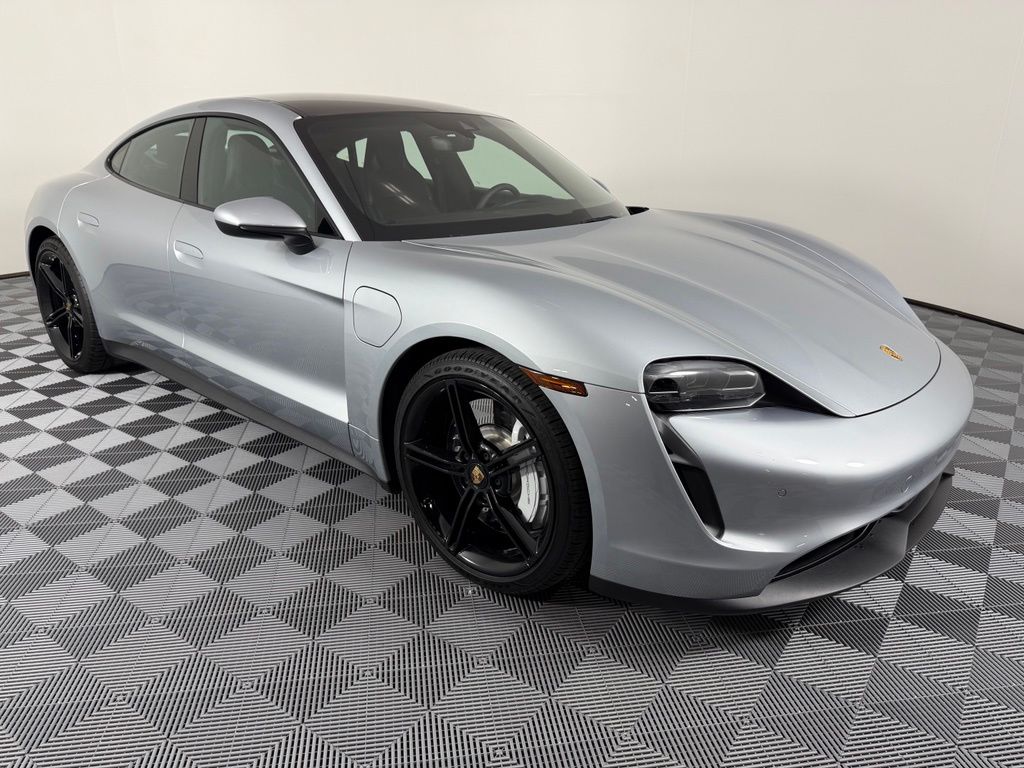 Thumbnail: 2022 Porsche Taycan - 12