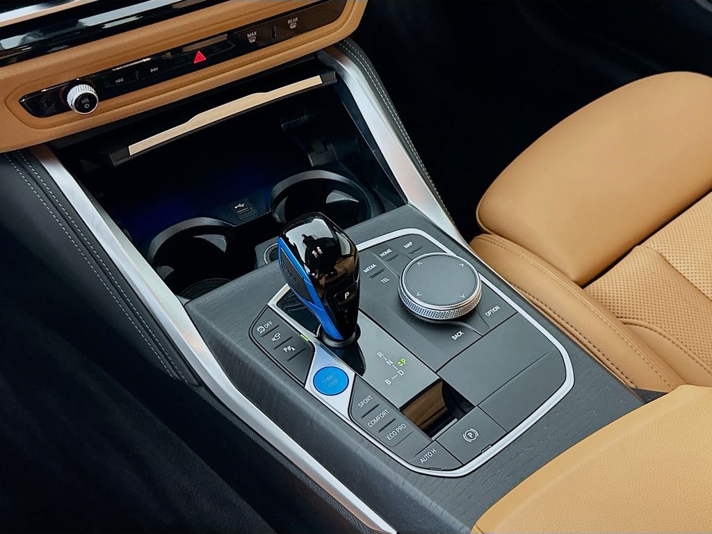 Thumbnail: 2023 BMW i4 - 17