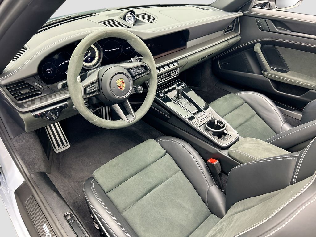 Thumbnail: 2024 Porsche 911 - 9