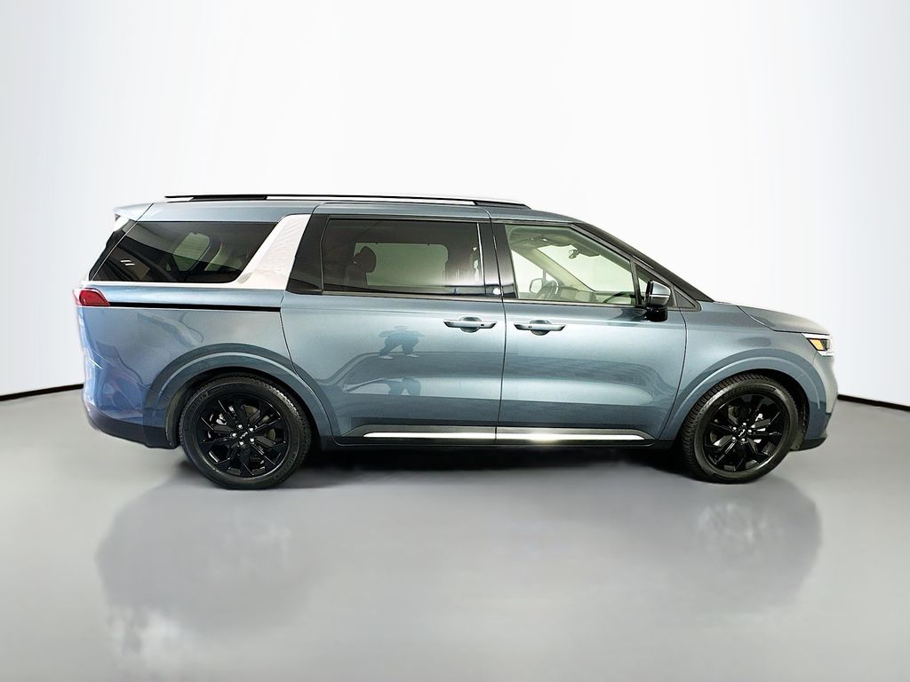 Thumbnail: 2022 Kia Carnival - 4