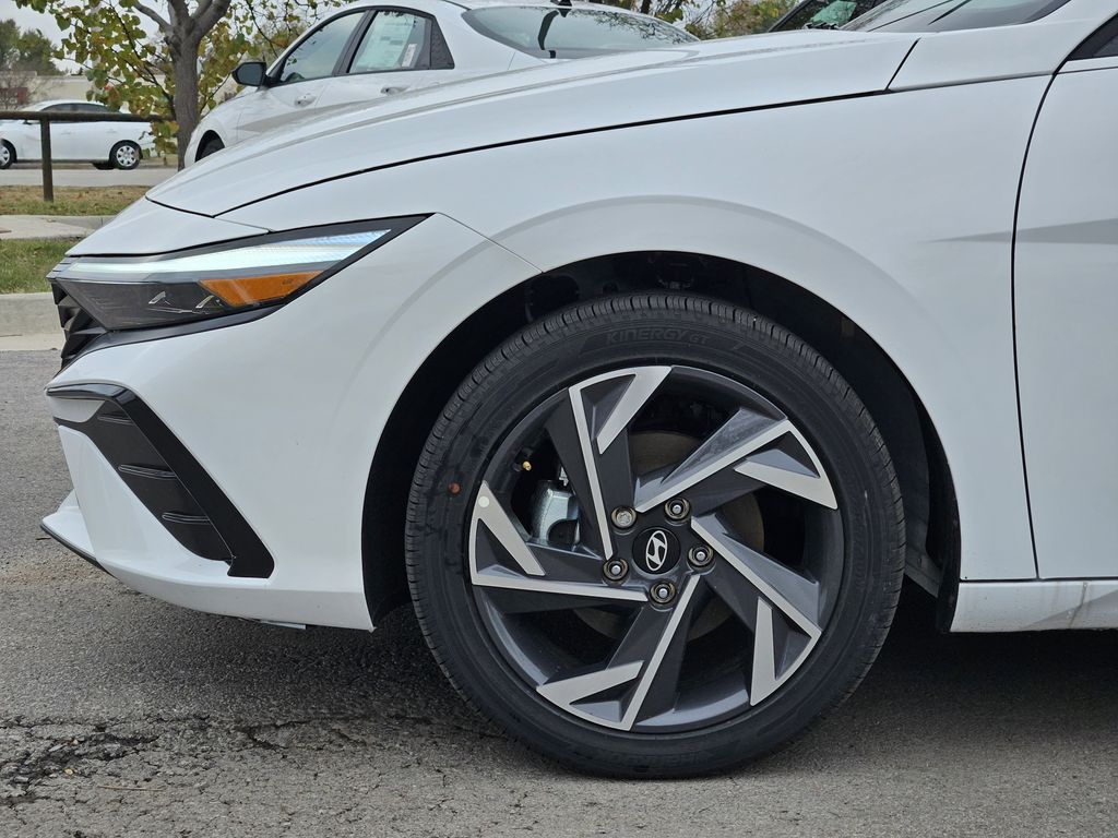 2025 Hyundai Elantra Hybrid