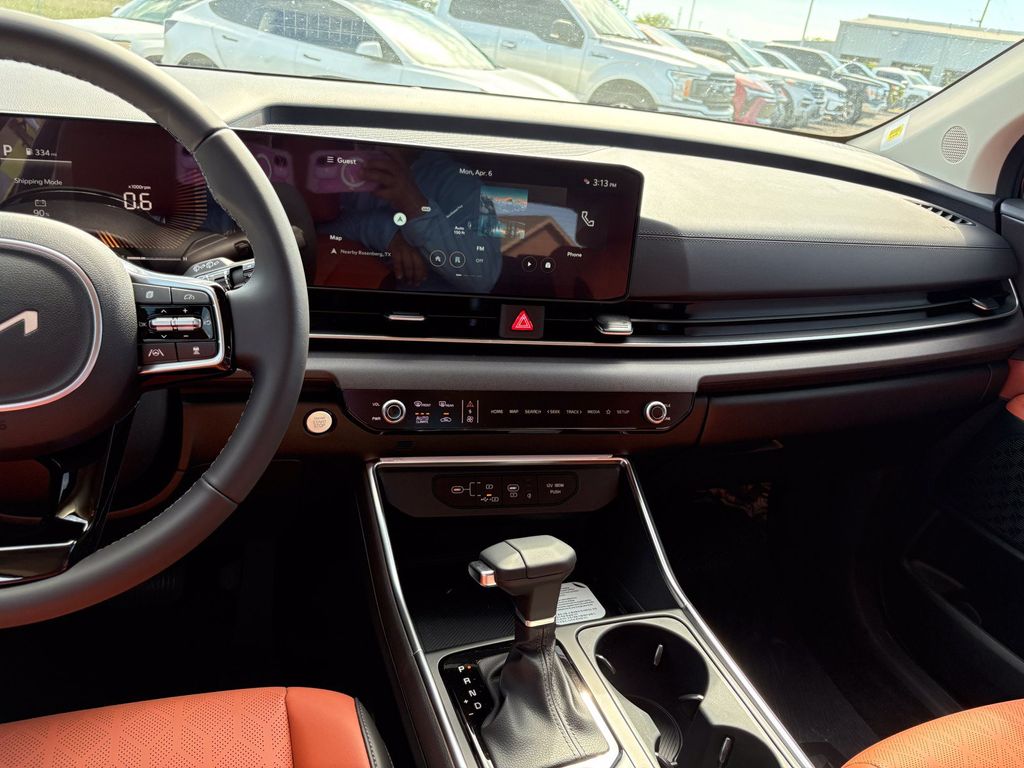 New 2026 Kia Carnival MPV Van