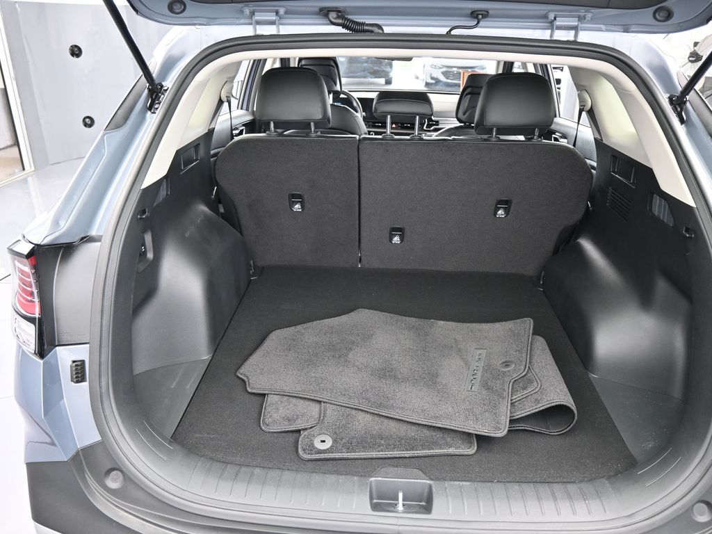 Used 2025 Everlasting Silver Kia EX image 43