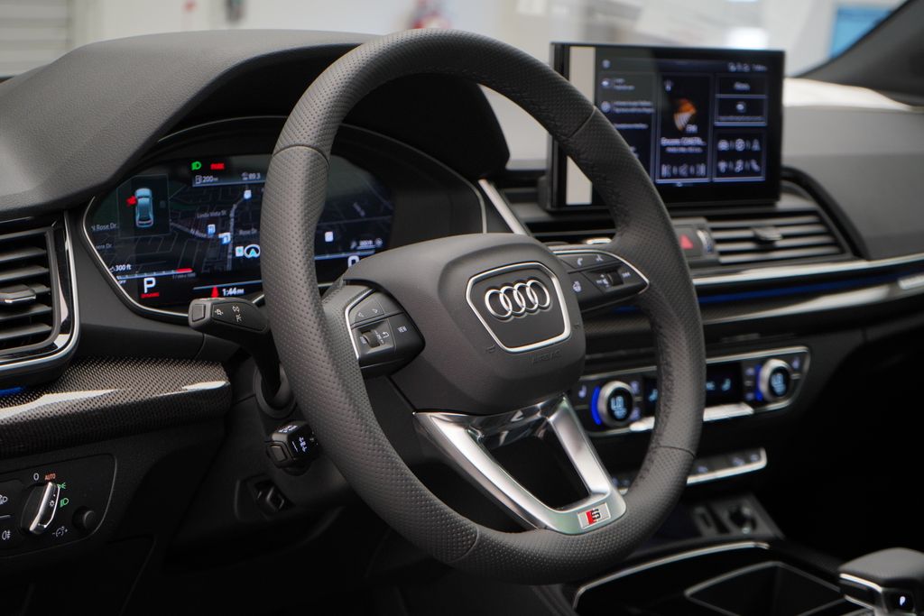 2025 Audi SQ5  8