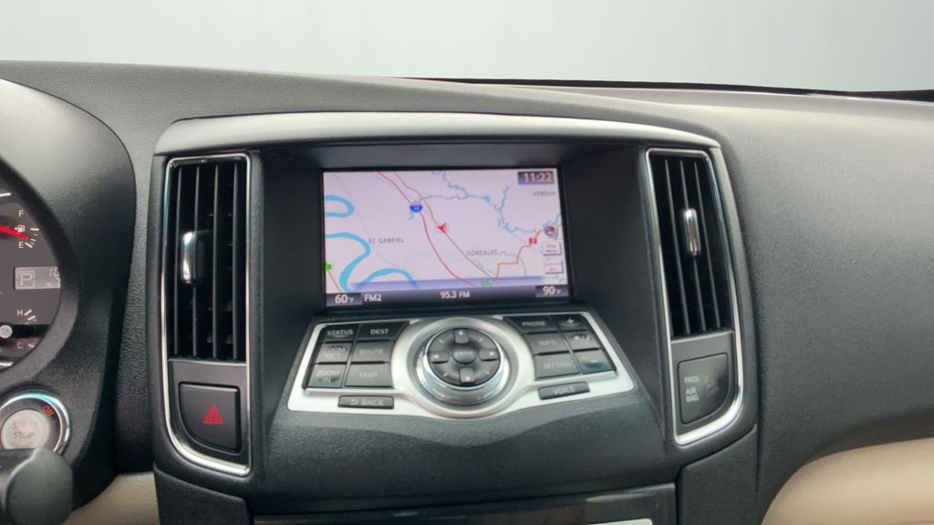 2013 Nissan Maxima 3.5 SV White at Ultimate Motorsports