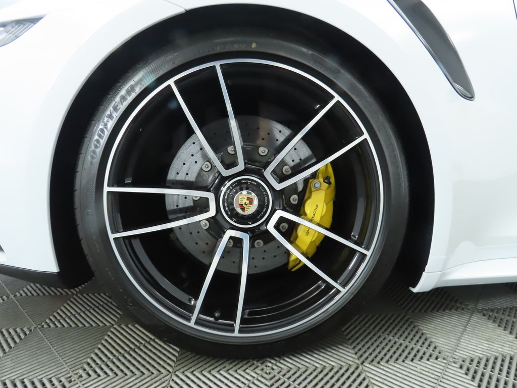 2022 Porsche 911 Turbo 31