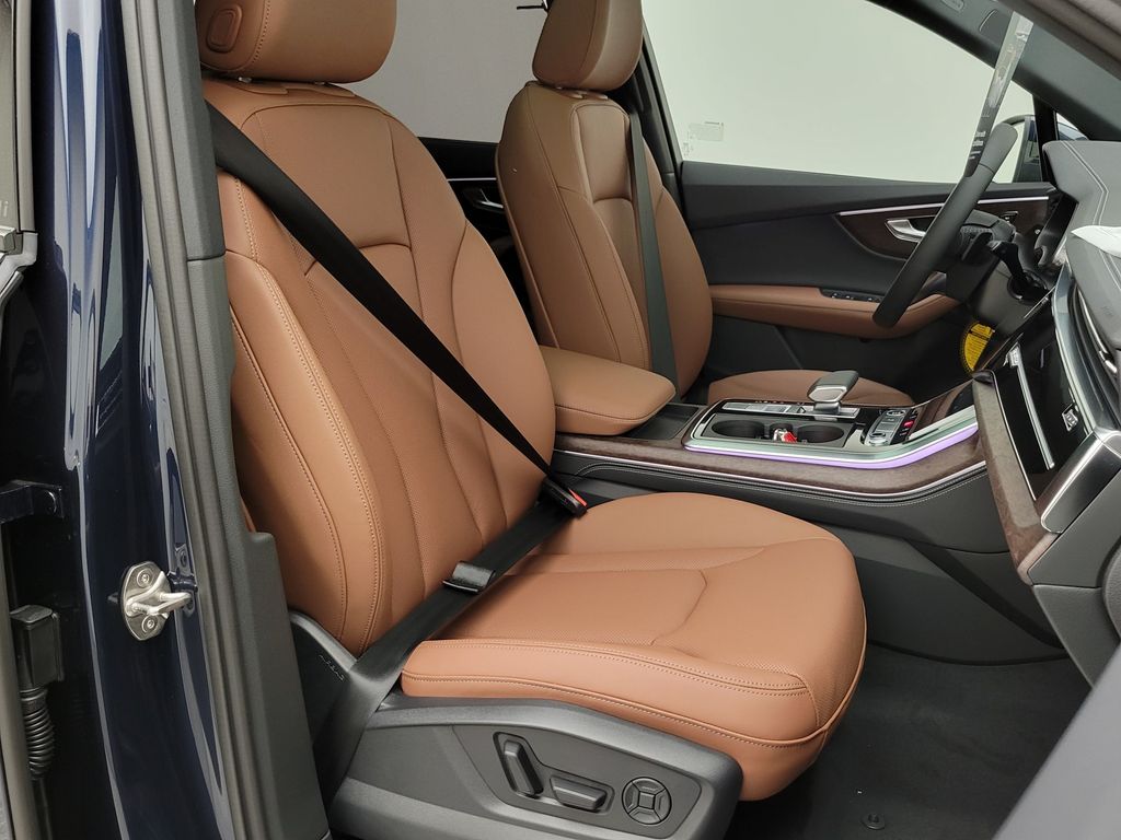 Thumbnail: 2026 Audi Q7 - 16