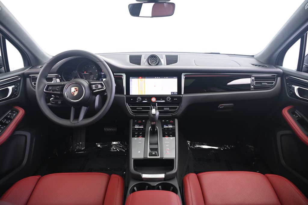 Thumbnail: 2025 Porsche Macan - 31