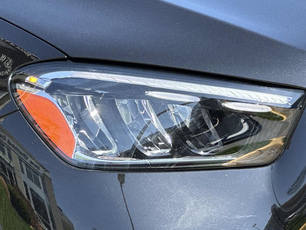 Thumbnail: 2026 Mercedes-Benz GLE - 5