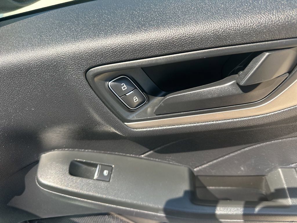 2022 Oxford White Ford Escape SE FWD SUV