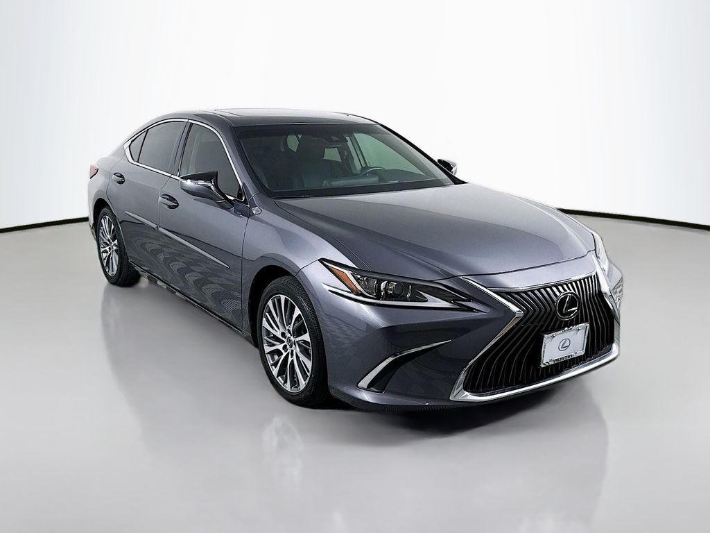 Thumbnail: 2021 Lexus ES - 3