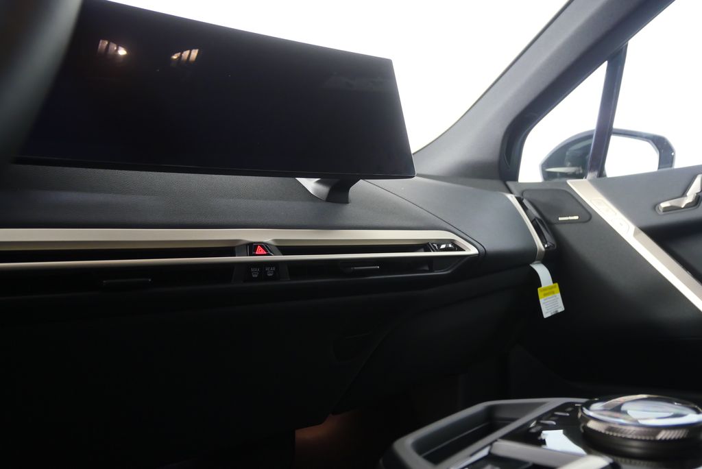 Thumbnail: 2026 BMW iX - 21