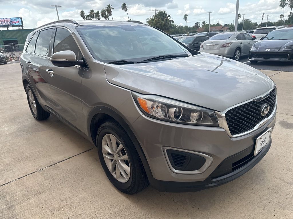 Thumbnail: 2017 Kia Sorento - 3