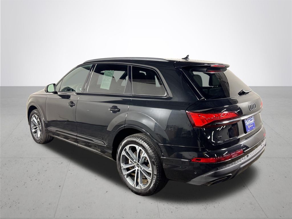 2025 Audi Q7 45 Premium Plus
