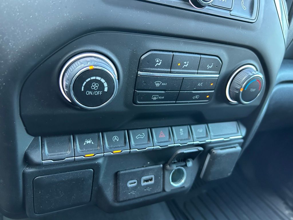 2024 Chevrolet Silverado 1500 Custom 23