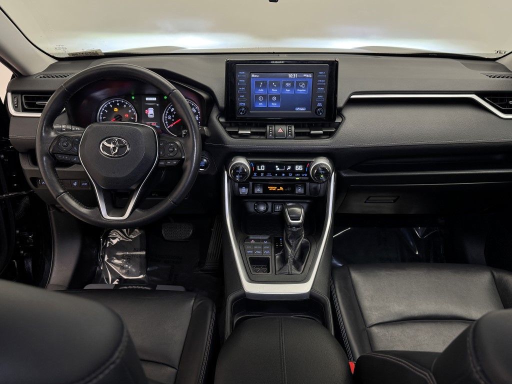 2019 Toyota RAV4 XLE Premium 27