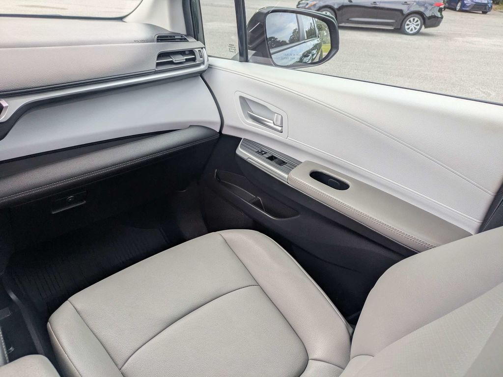 Used 2025 Toyota Sienna Van