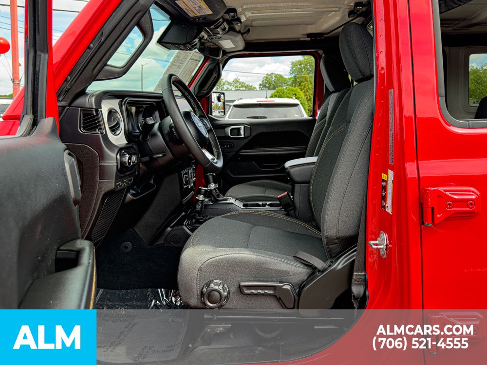 2025 Jeep Wrangler 4-Door Sahara - Photo 16