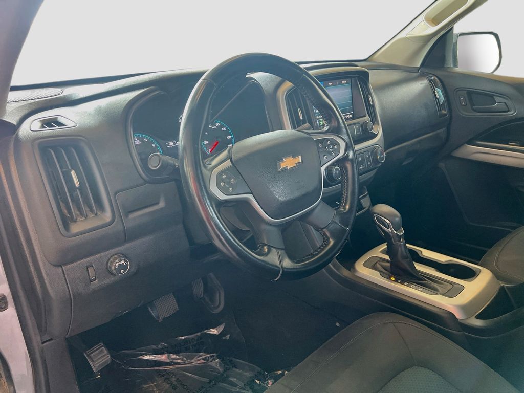 Used 2022 Gray Chevrolet LT image 9