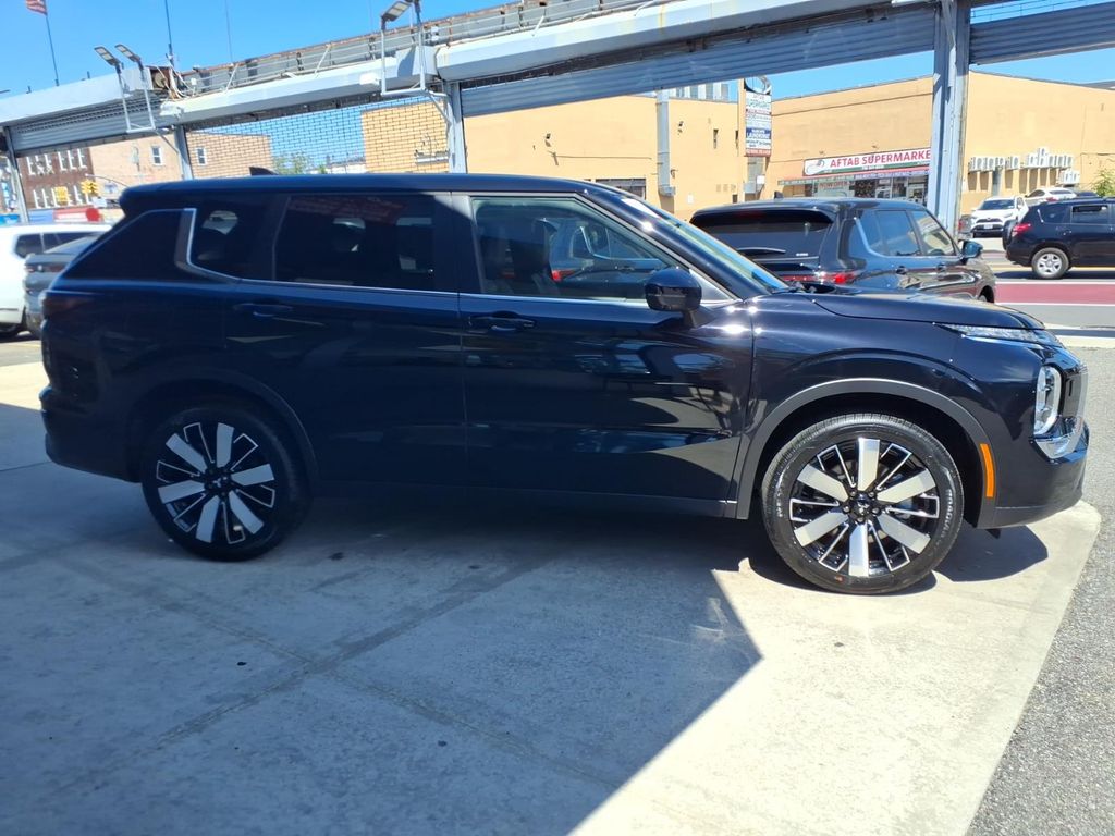 2026 Mitsubishi Outlander SE - Photo 8