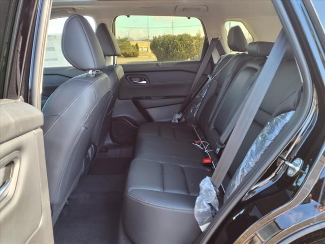 2025 Nissan Rogue SL photo