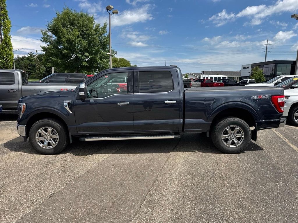 Certified Used 2022 Smoked Quartz Metallic Tinted Clearcoat Ford Lariat image 3