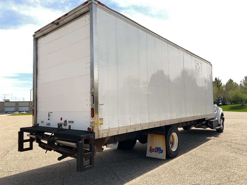 2016 Ford F-650 - Photo 7