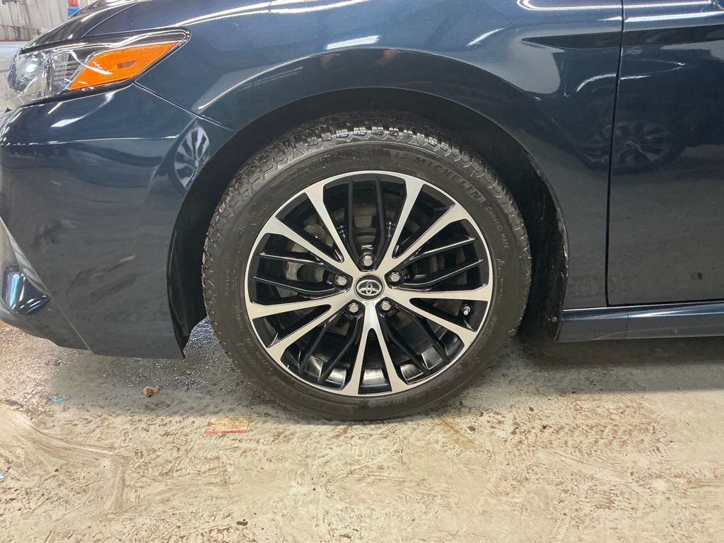 Certified Used 2018  Toyota SE image 9
