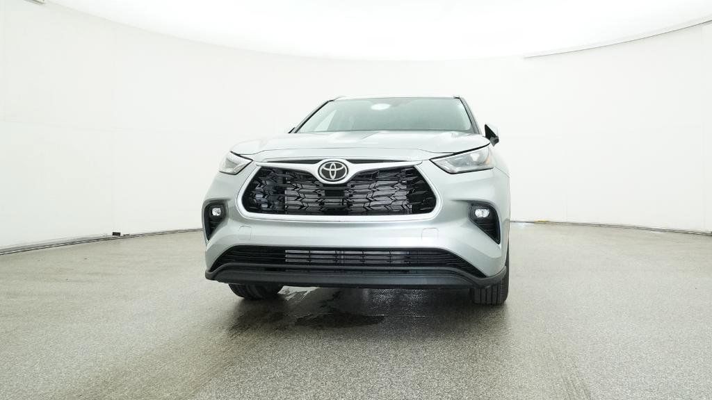 Thumbnail: 2025 Toyota Highlander - 10