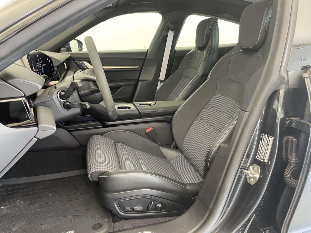 2025 Porsche Taycan 4S - 4