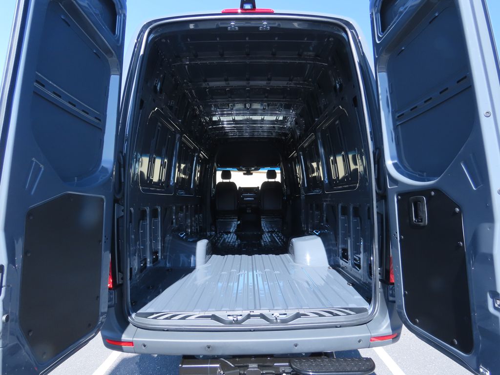 Thumbnail: 2026 Mercedes-Benz Sprinter - 27