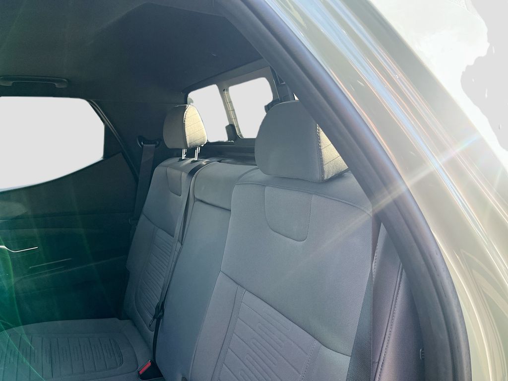 Used 2022 Green Hyundai SEL image 25
