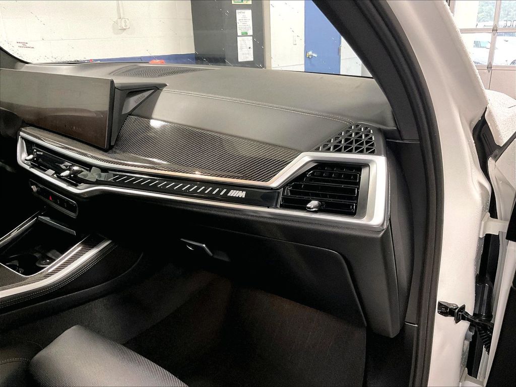 2025 BMW X5 — photo 13