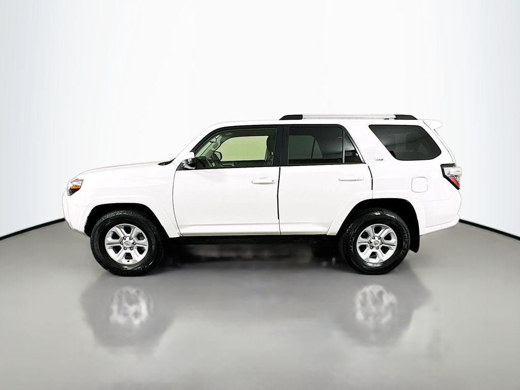 2023 Toyota 4Runner SR5 8